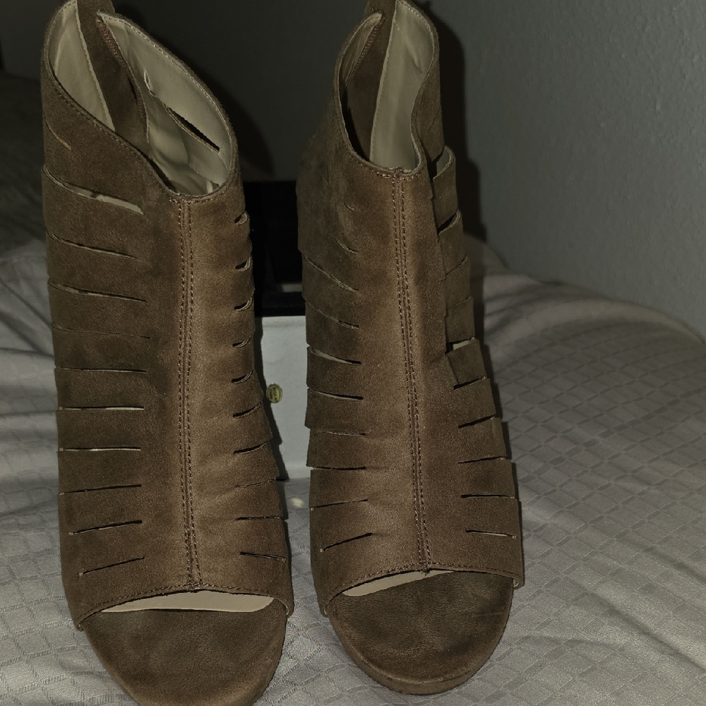 Adrienne Vittadini Brown Peep-Toe Heels